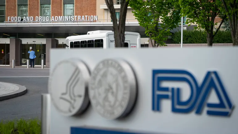 FDA早产药物撤市决定临近：患者与监管机构成焦点